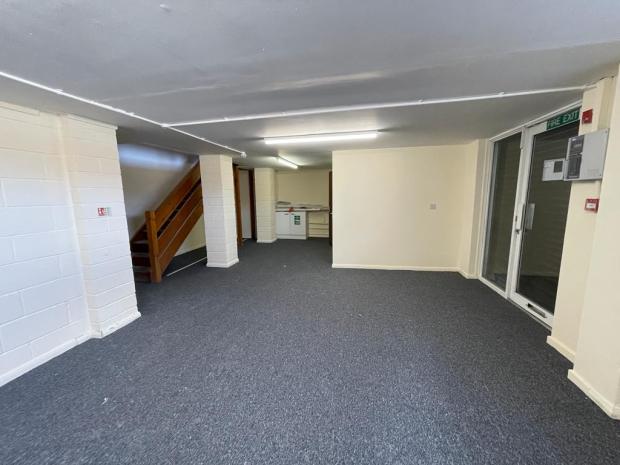 Commercial Property in Hounslow - photo 4