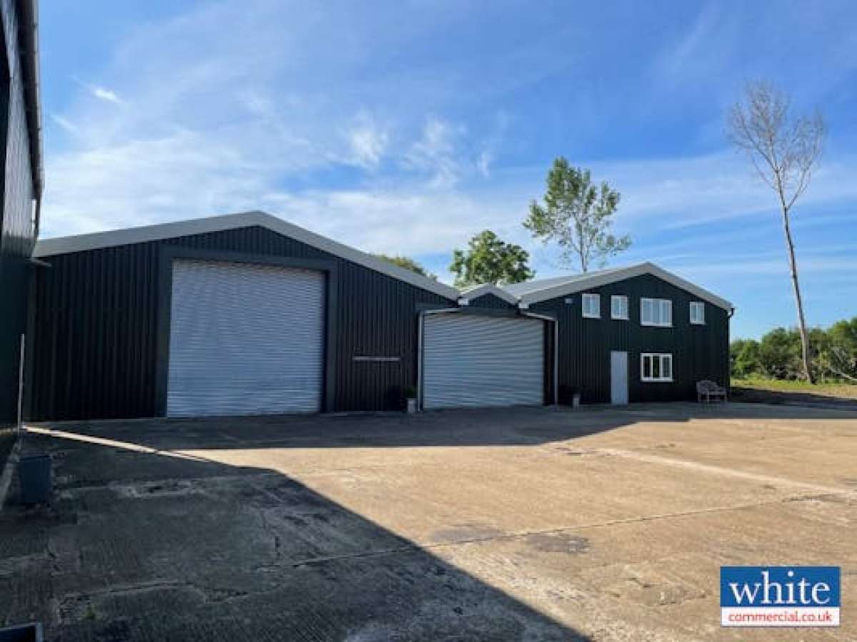 Industrial Unit in Chipping Warden - photo 3