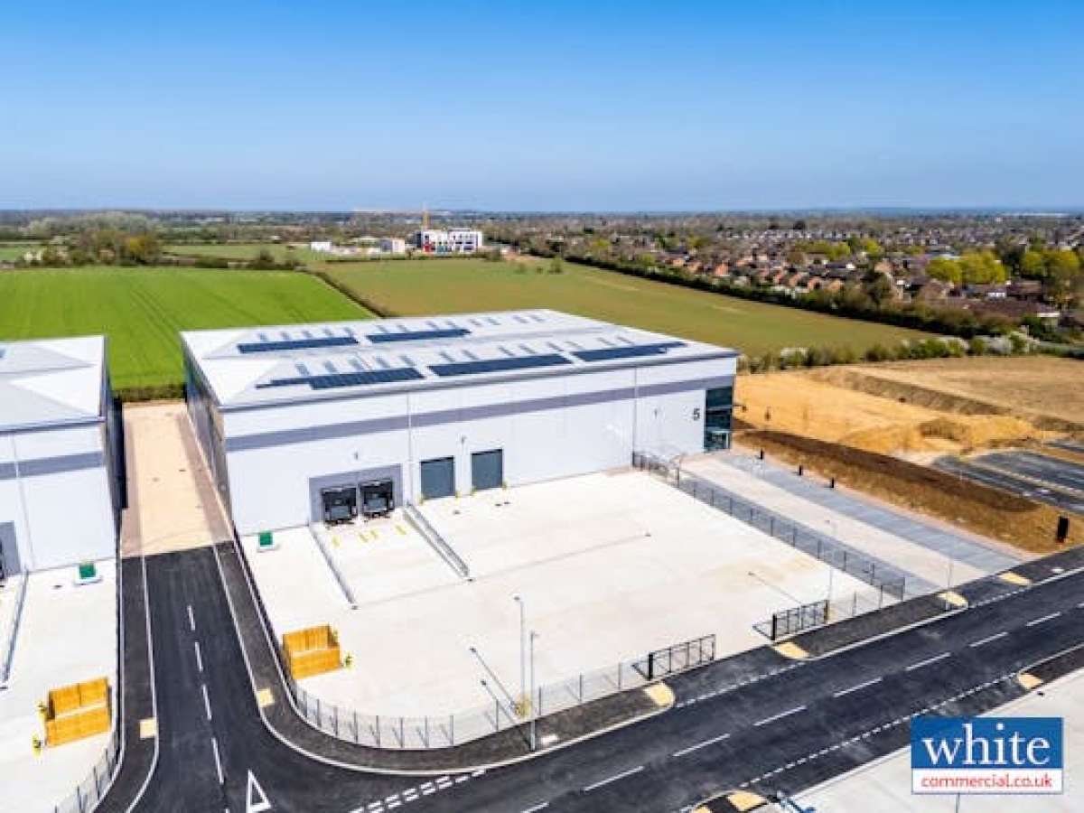 Industrial Unit in Bicester - photo 2