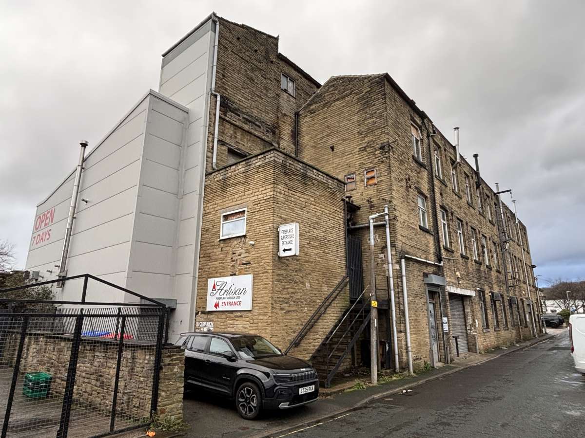 Industrial Unit in Brighouse - photo 4