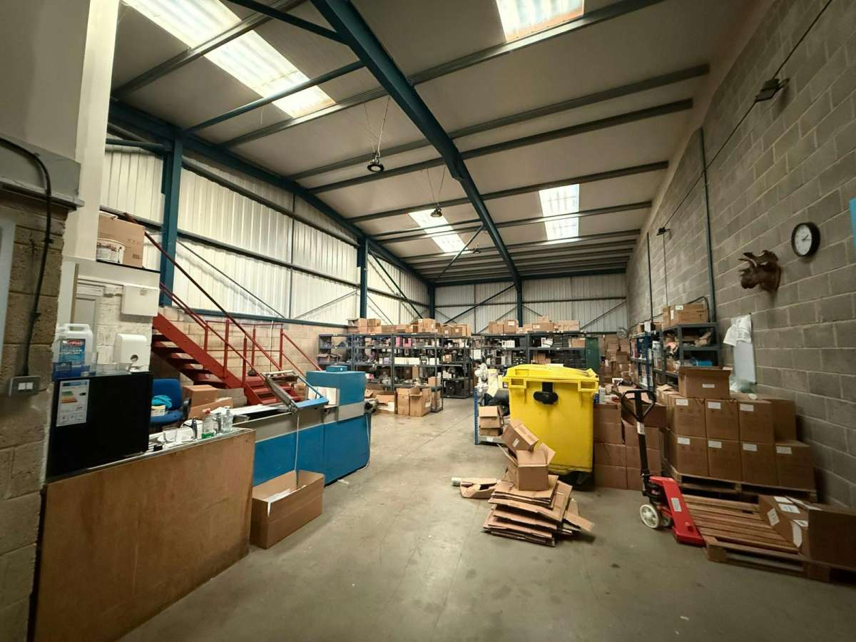 Industrial Unit in Havant - photo 2