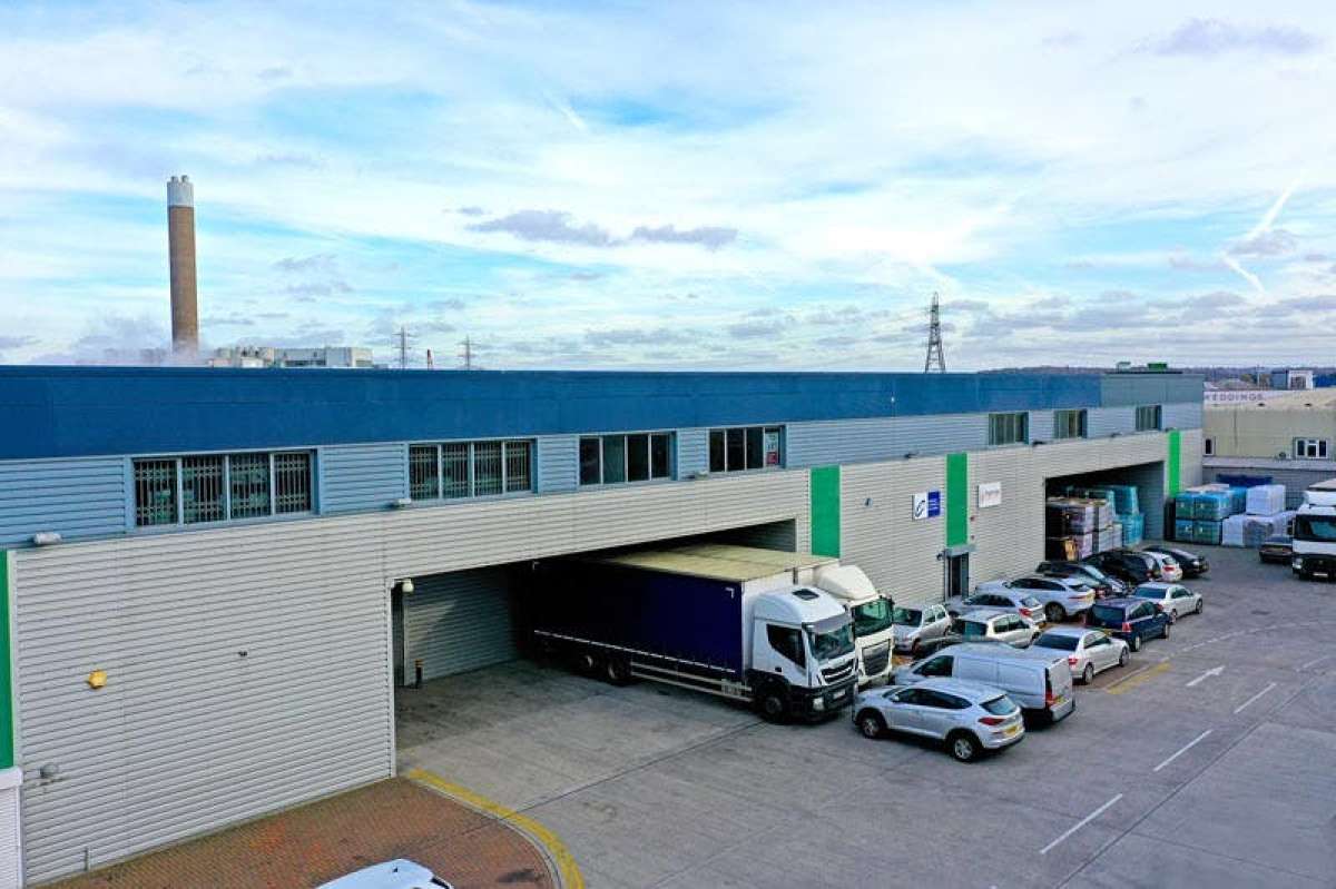 Industrial Unit in London - photo 3