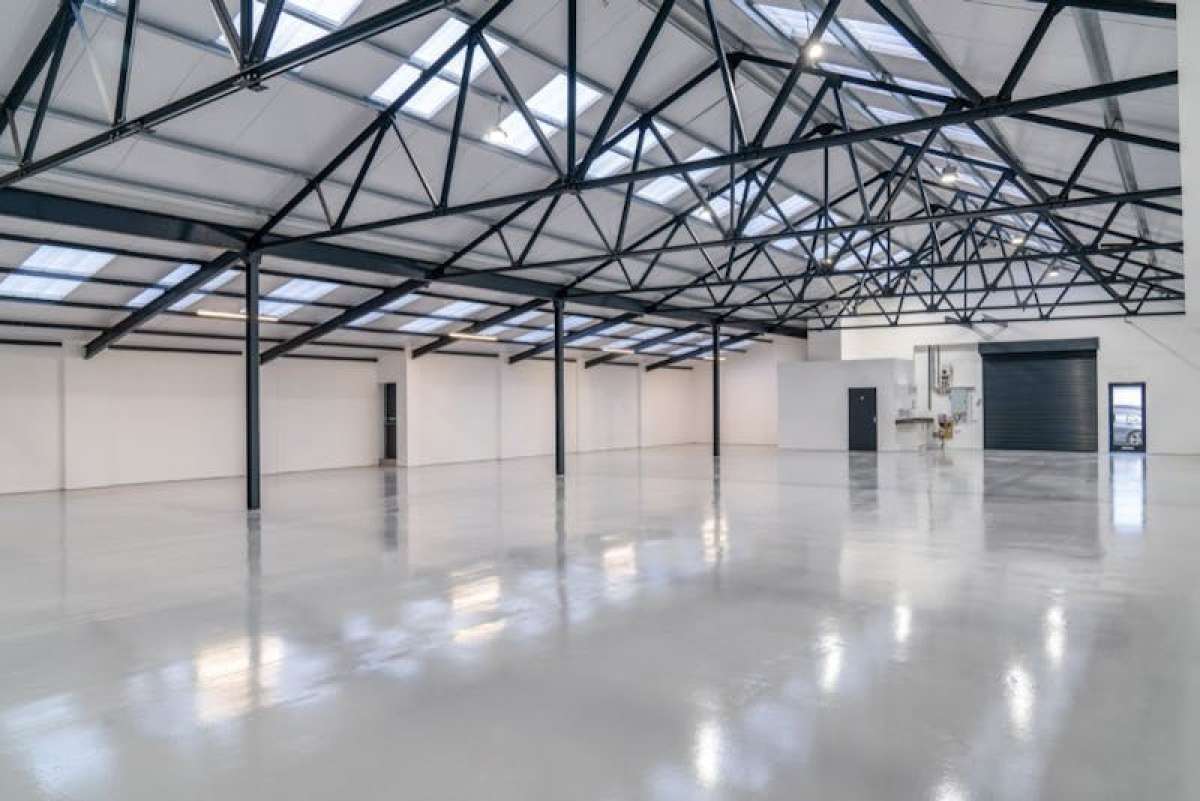 Industrial Unit in Enfield - photo 2