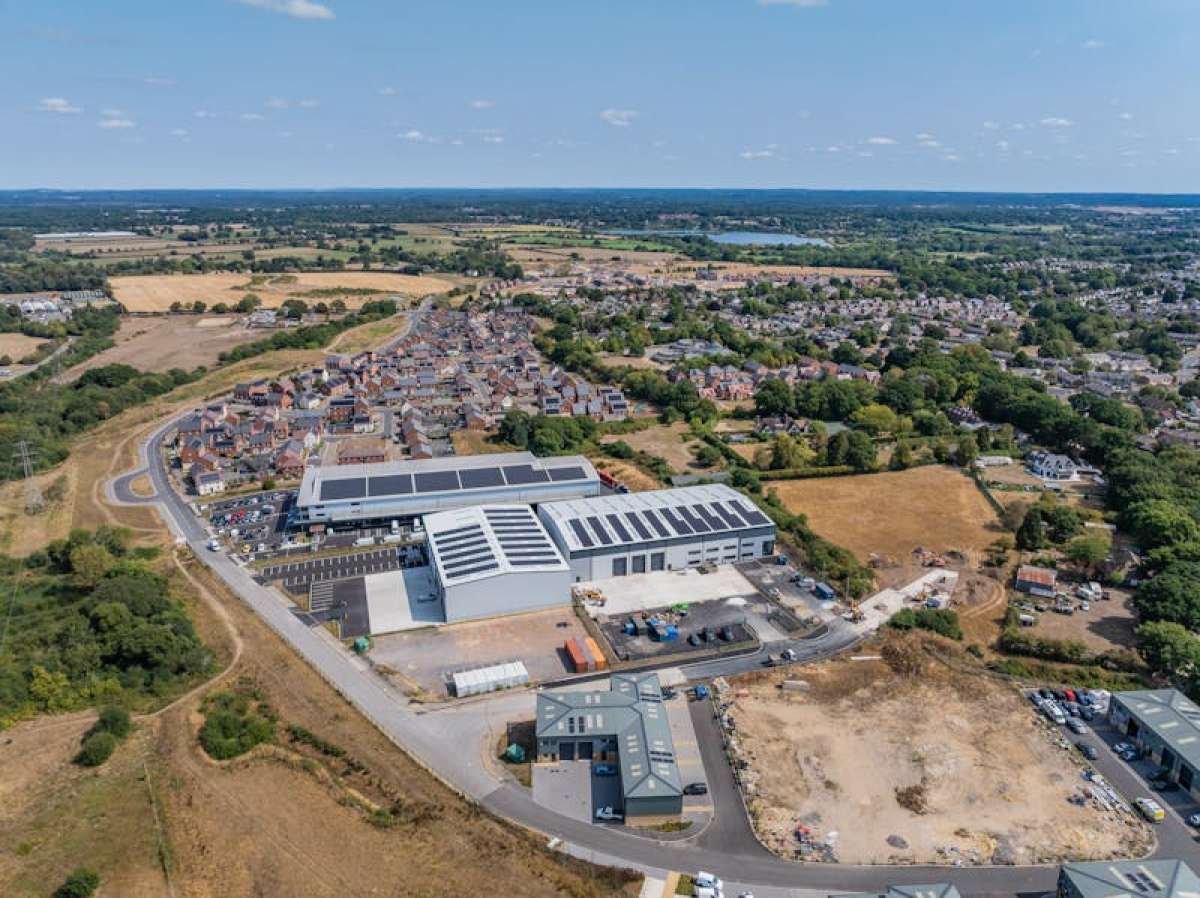 Industrial Unit in Poole - photo 2