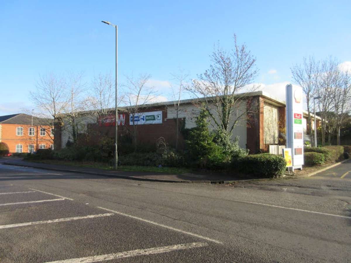 Industrial Unit in Send - photo 2