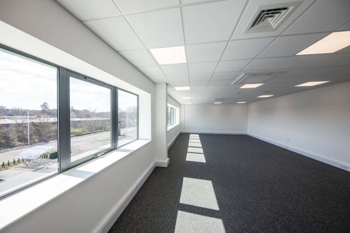 Industrial Unit in Wimborne - photo 3