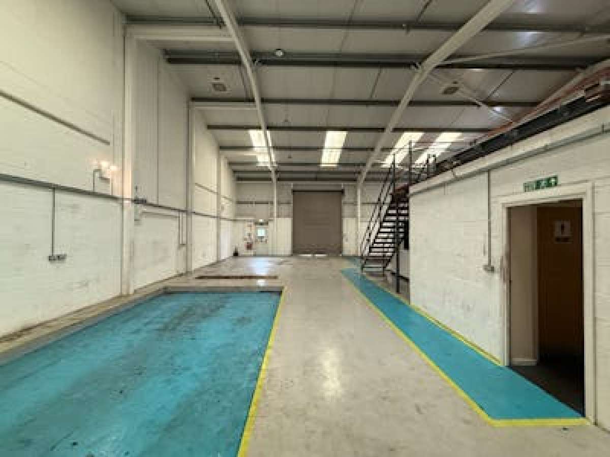 Industrial Unit in March - photo 4