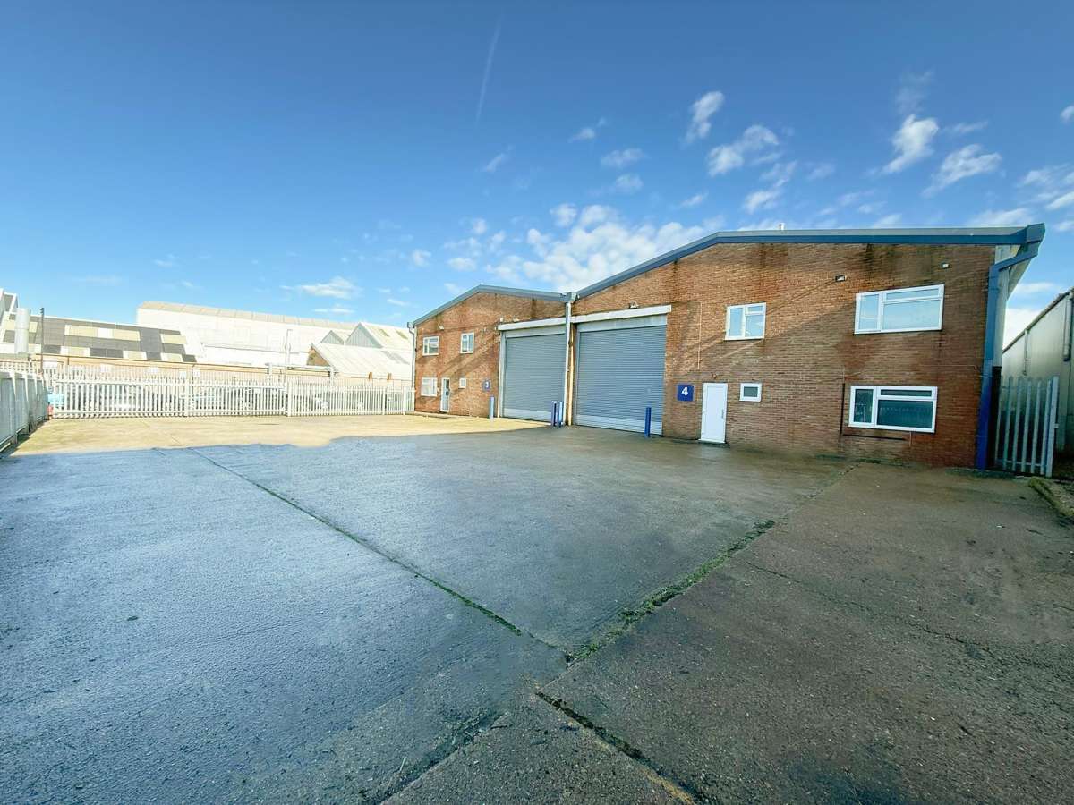 Industrial Unit in Southampton - photo 2