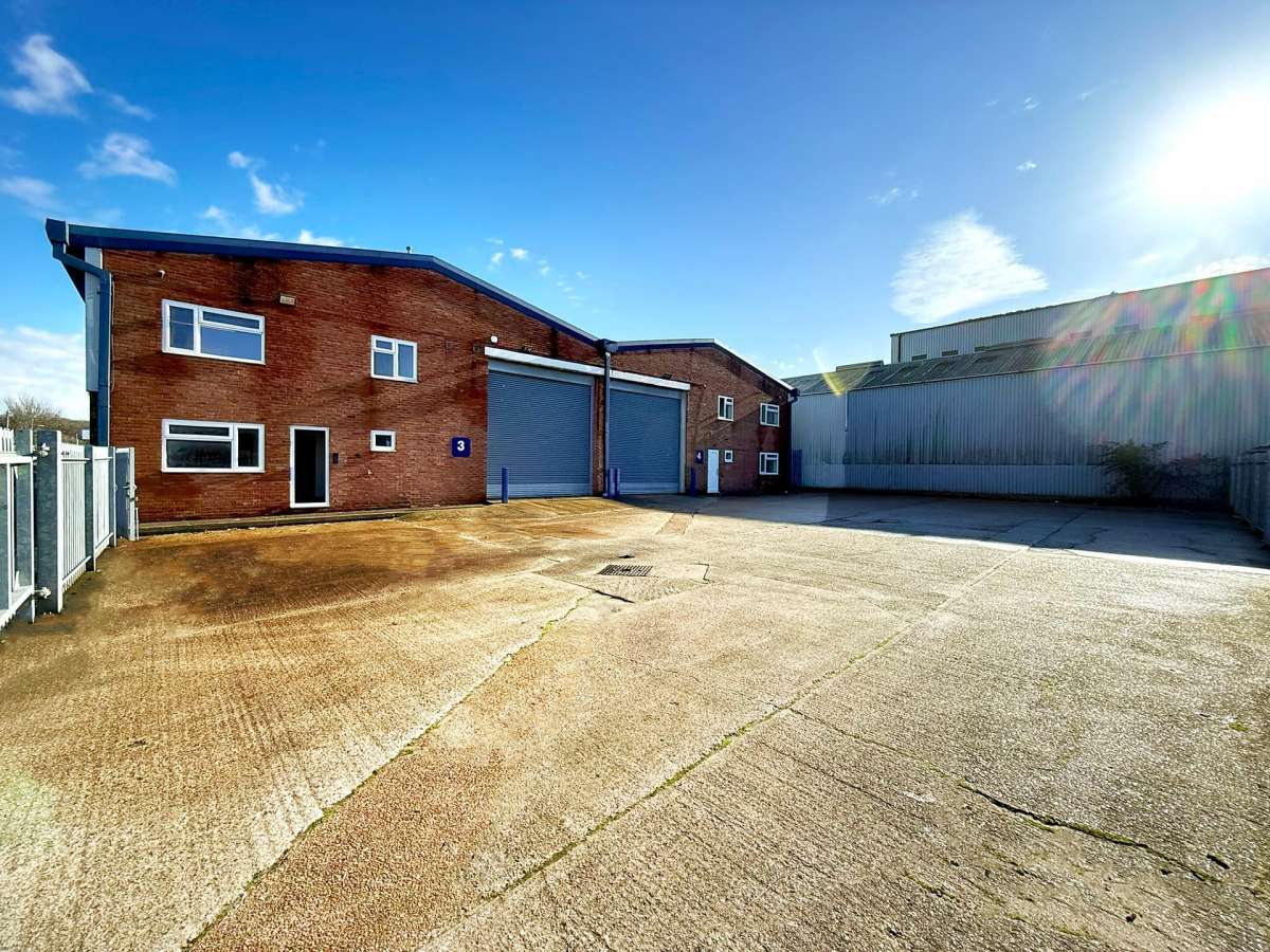 Industrial Unit in Southampton - photo 3
