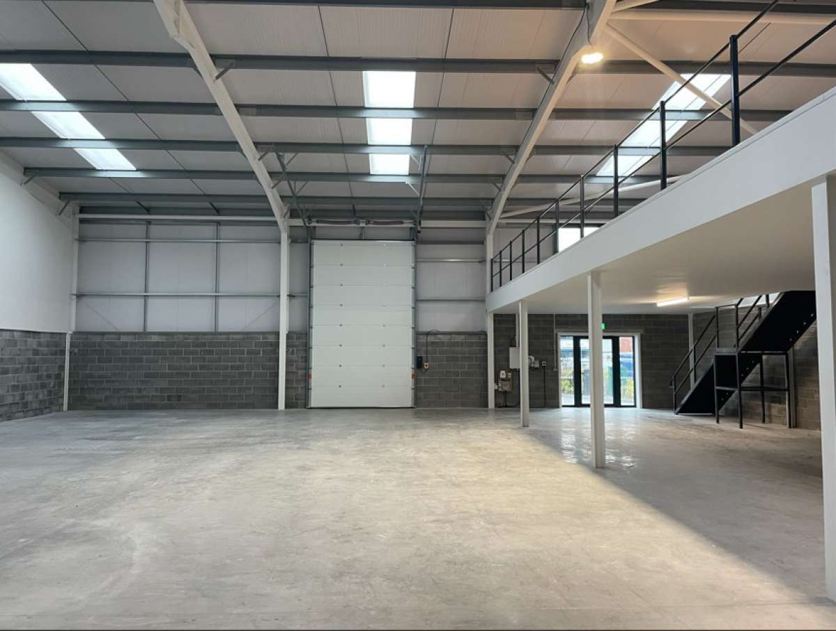 Industrial Unit in Bristol - photo 3