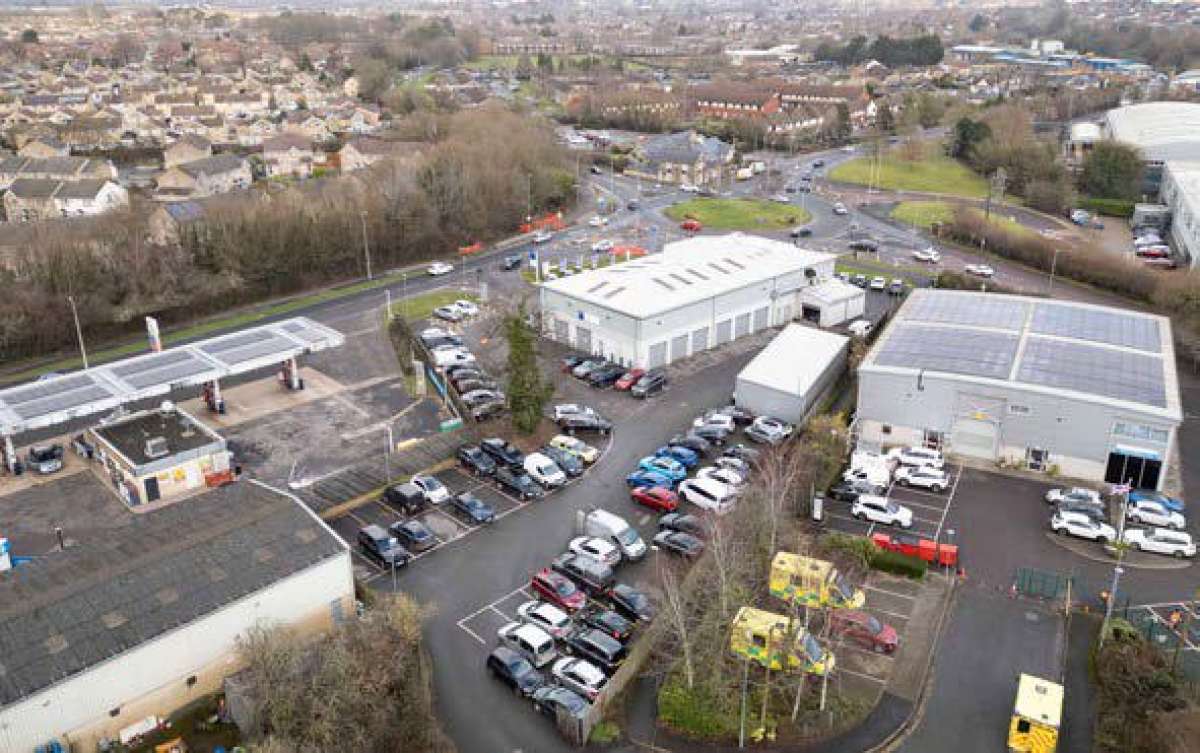 Industrial Unit in Chippenham - photo 2