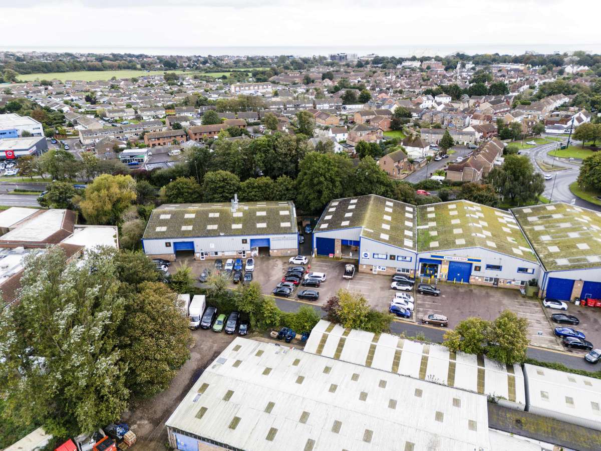 Industrial Unit in Bognor Regis - photo 4