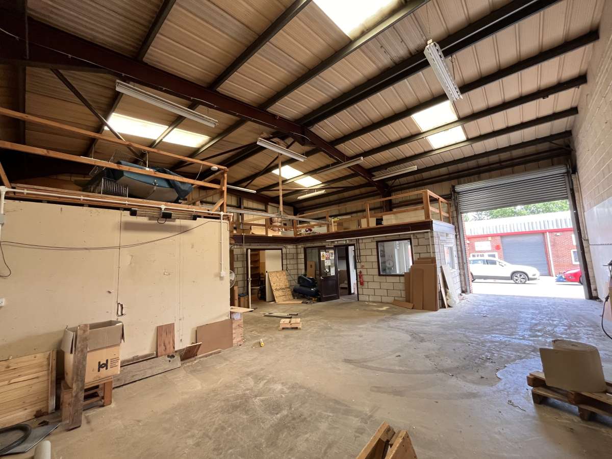 Industrial Unit in Clyst Honiton - photo 2