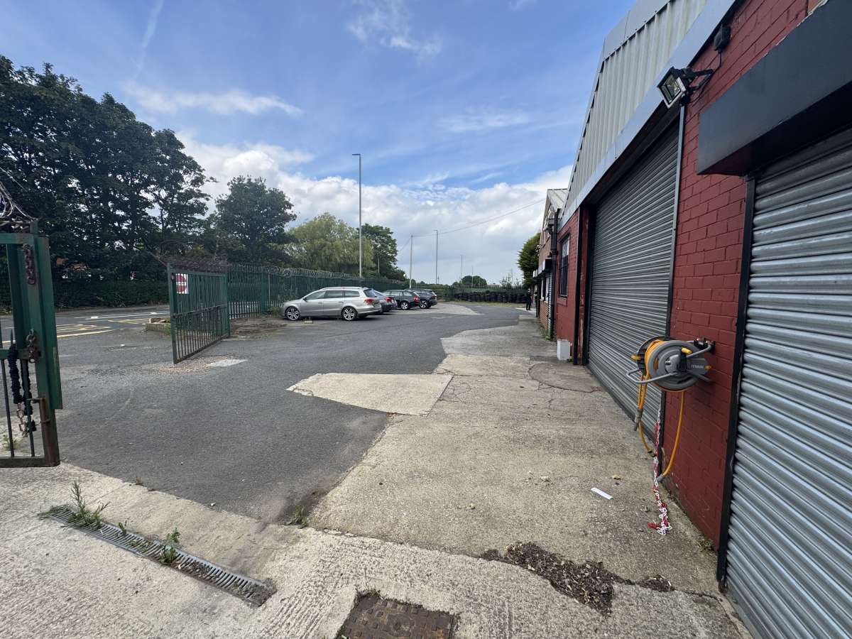 Industrial Unit in Rothwell - photo 3