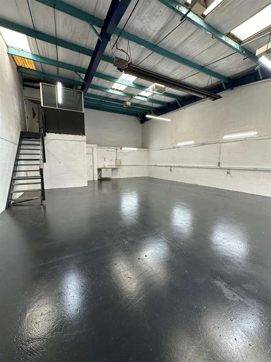 Industrial Unit in Sheffield - photo 4