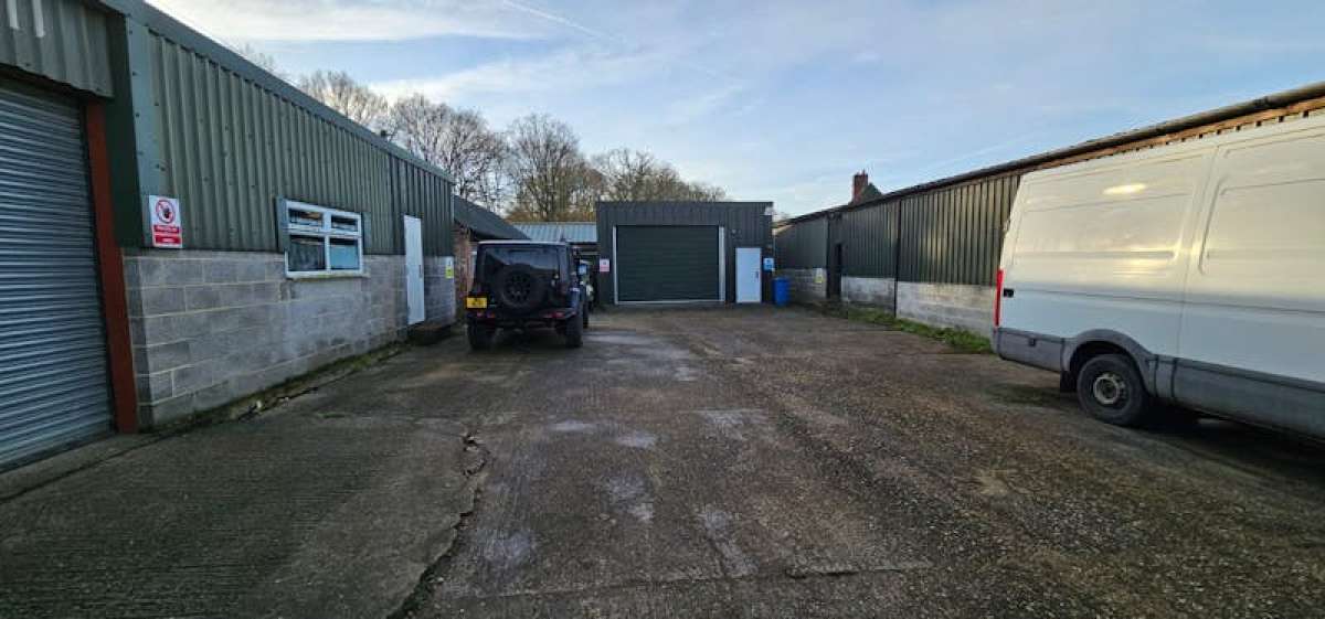 Investment in Woking - photo 3