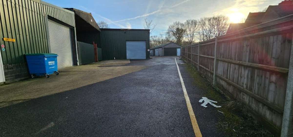 Investment in Woking - photo 4