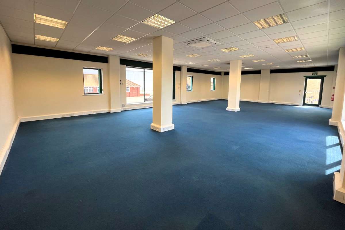 Office in Maldon - photo 4