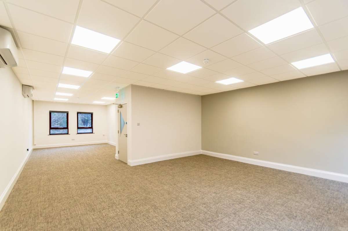 Office in Bournemouth - photo 4