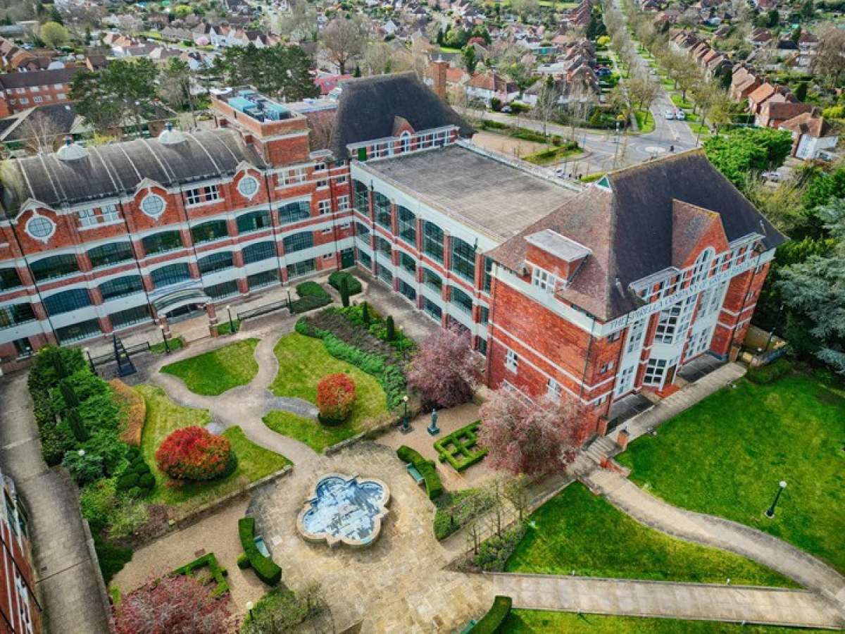 Office in Letchworth Garden City - photo 3