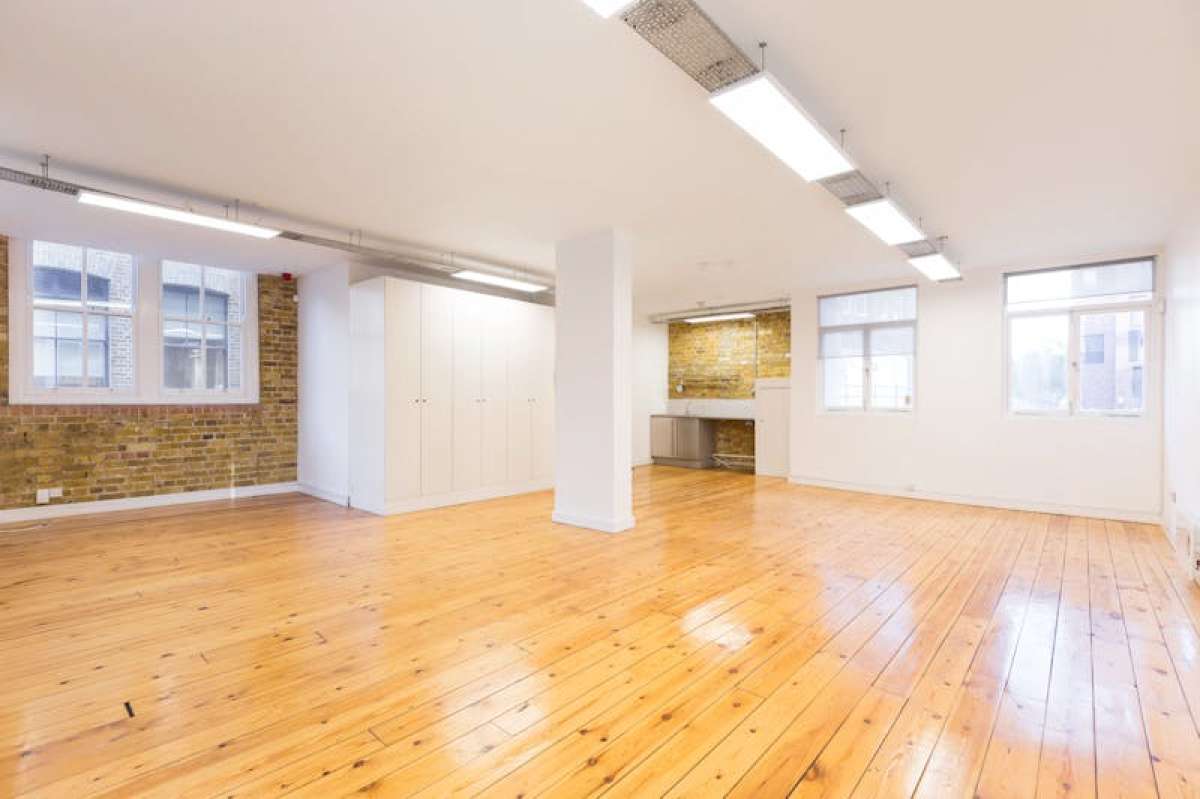 Office in London - photo 4
