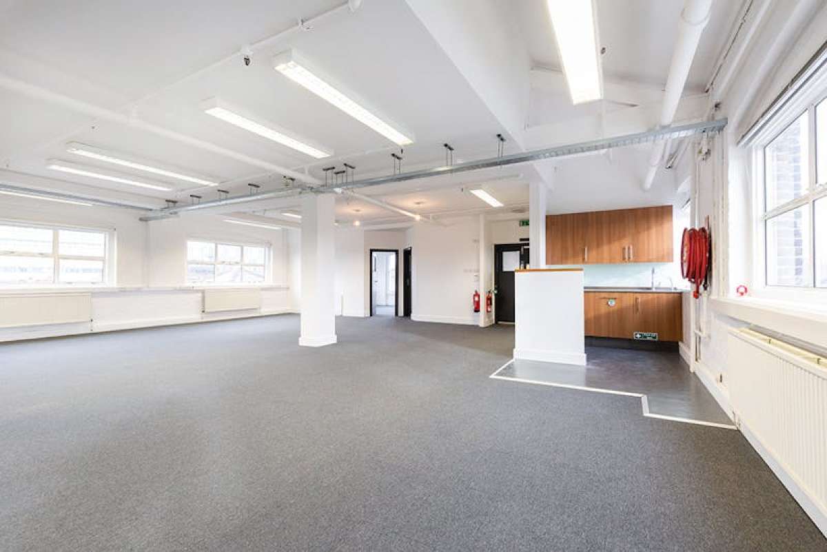 Office in London - photo 3