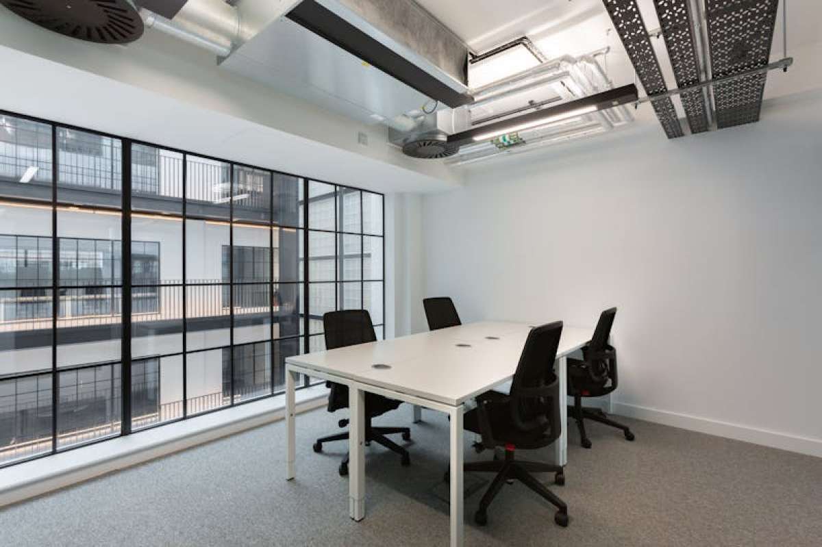 Office in London - photo 3