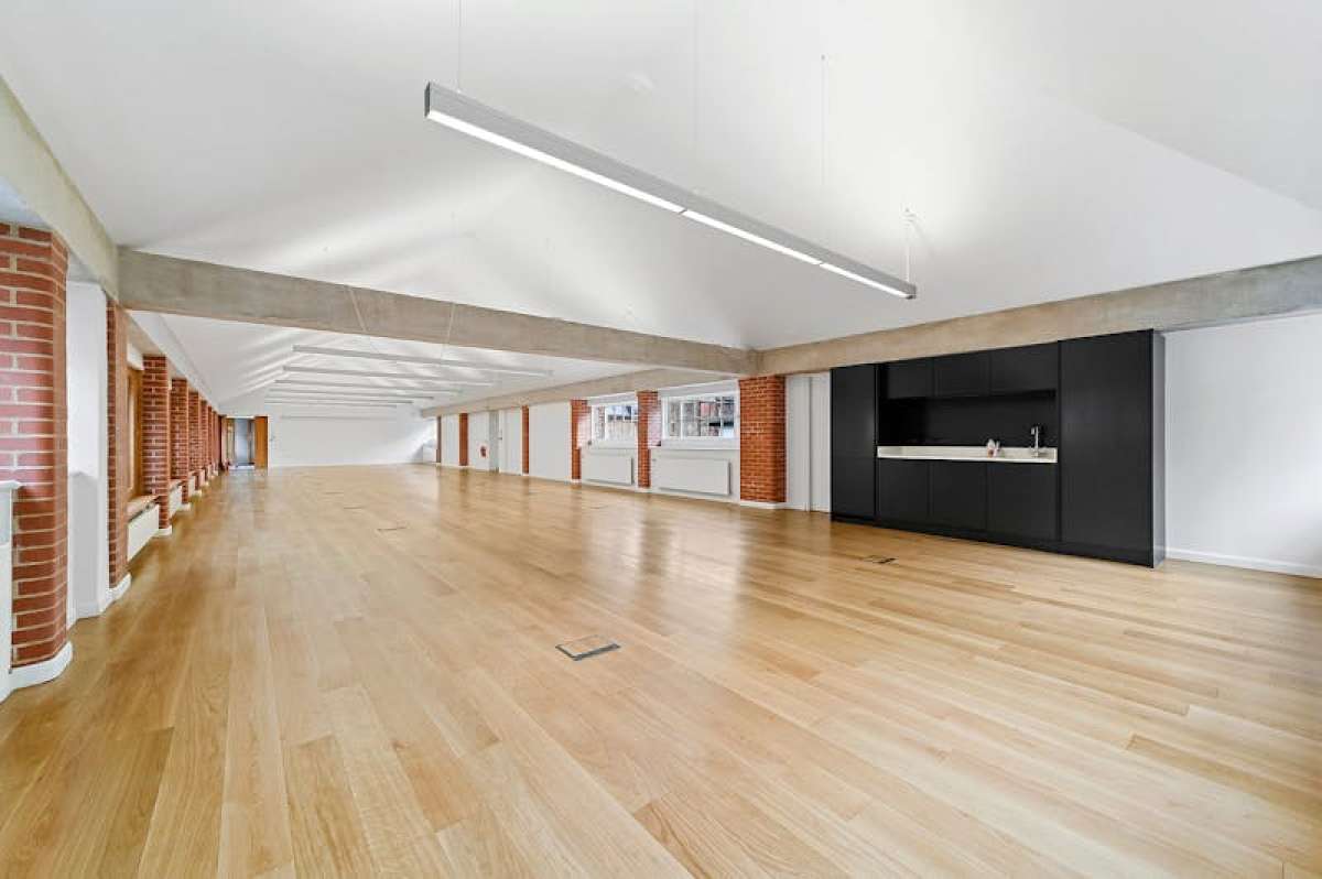 Office in LONDON