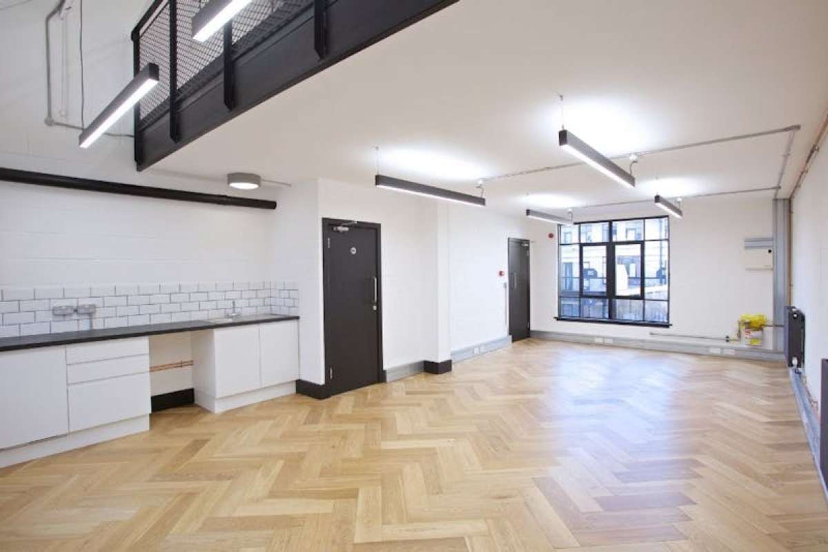 Office in London - photo 3