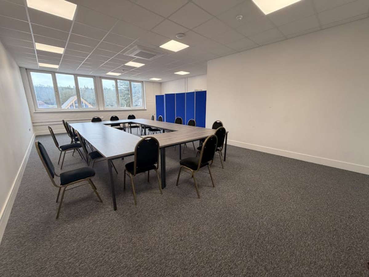 Office in Alton - photo 4