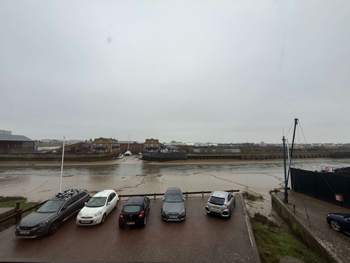Office in Maldon - photo 3