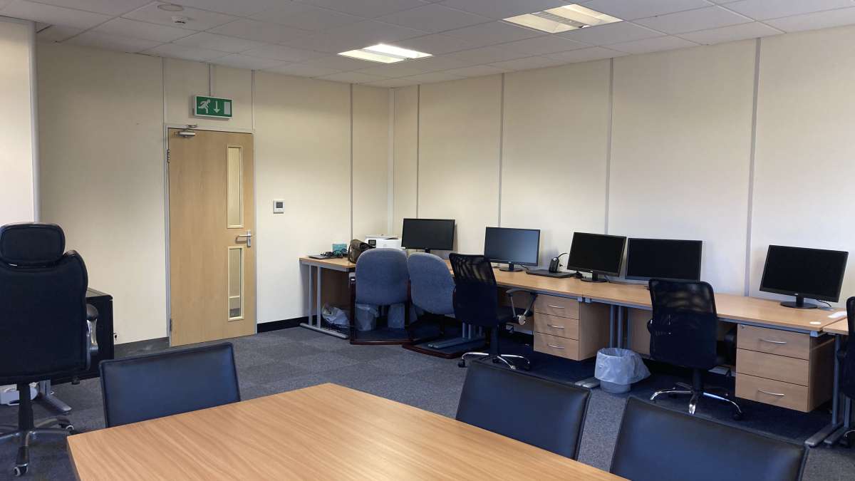 Office in Kibworth Harcourt - photo 3