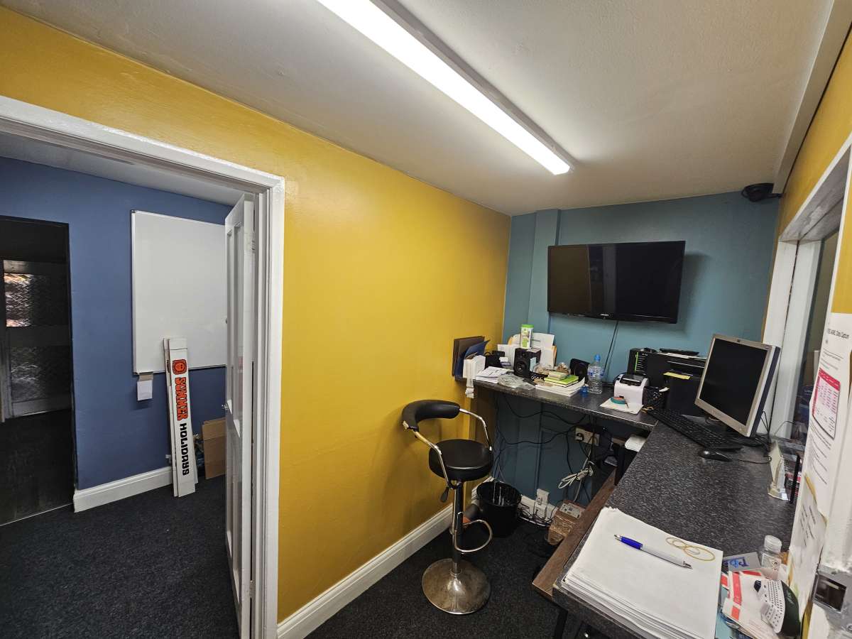 Retail/Shop in Sheerness - photo 3