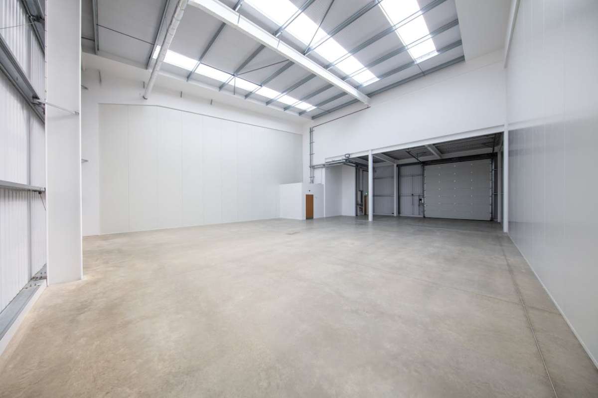 Retail/Shop in Wimborne - photo 3