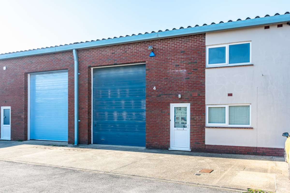 Retail in Verwood