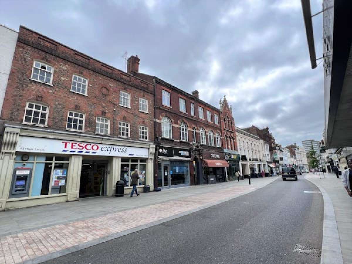 Retail/Shop in Bedford - photo 3