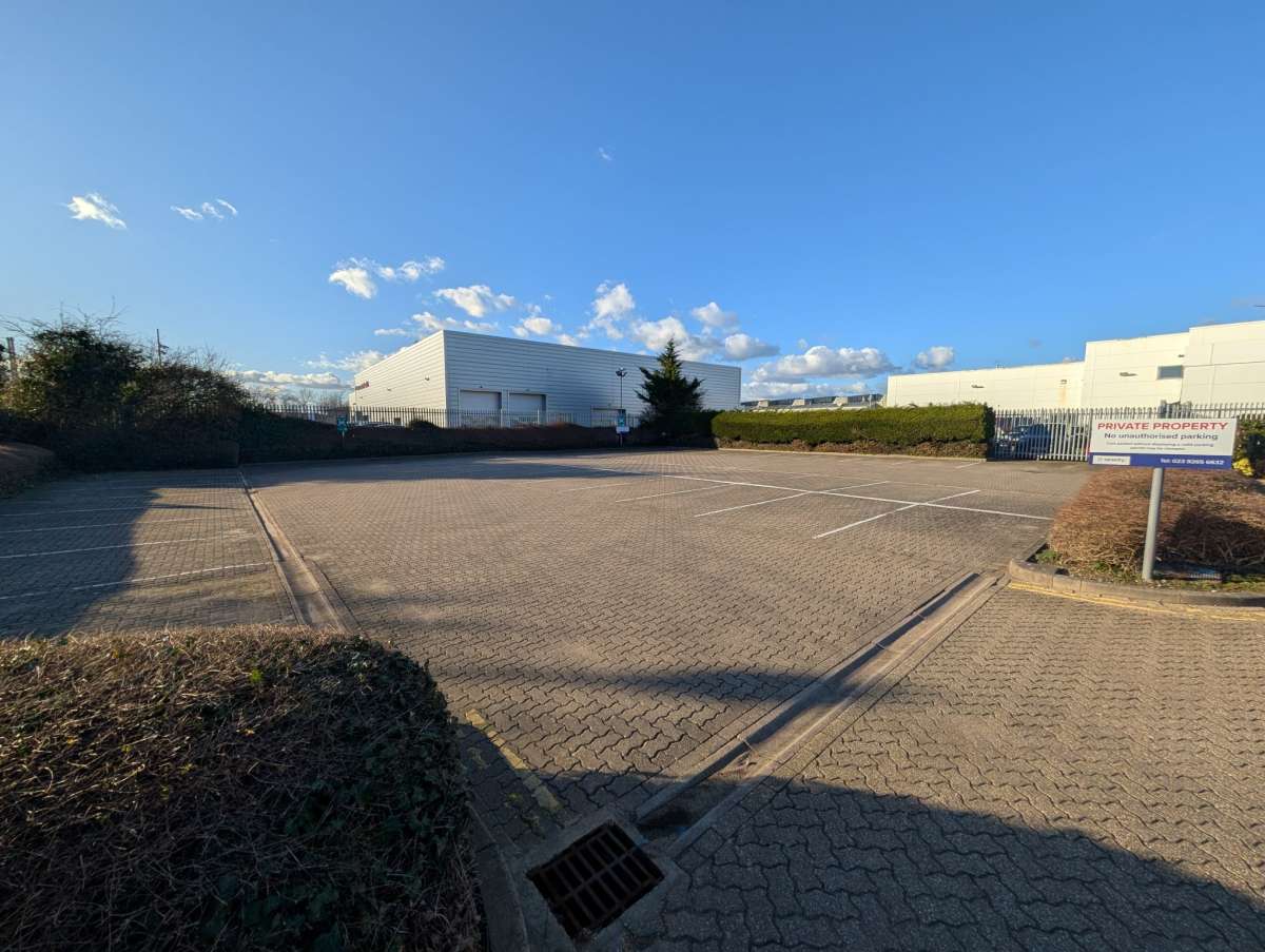 Industrial Unit in Portsmouth - photo 3